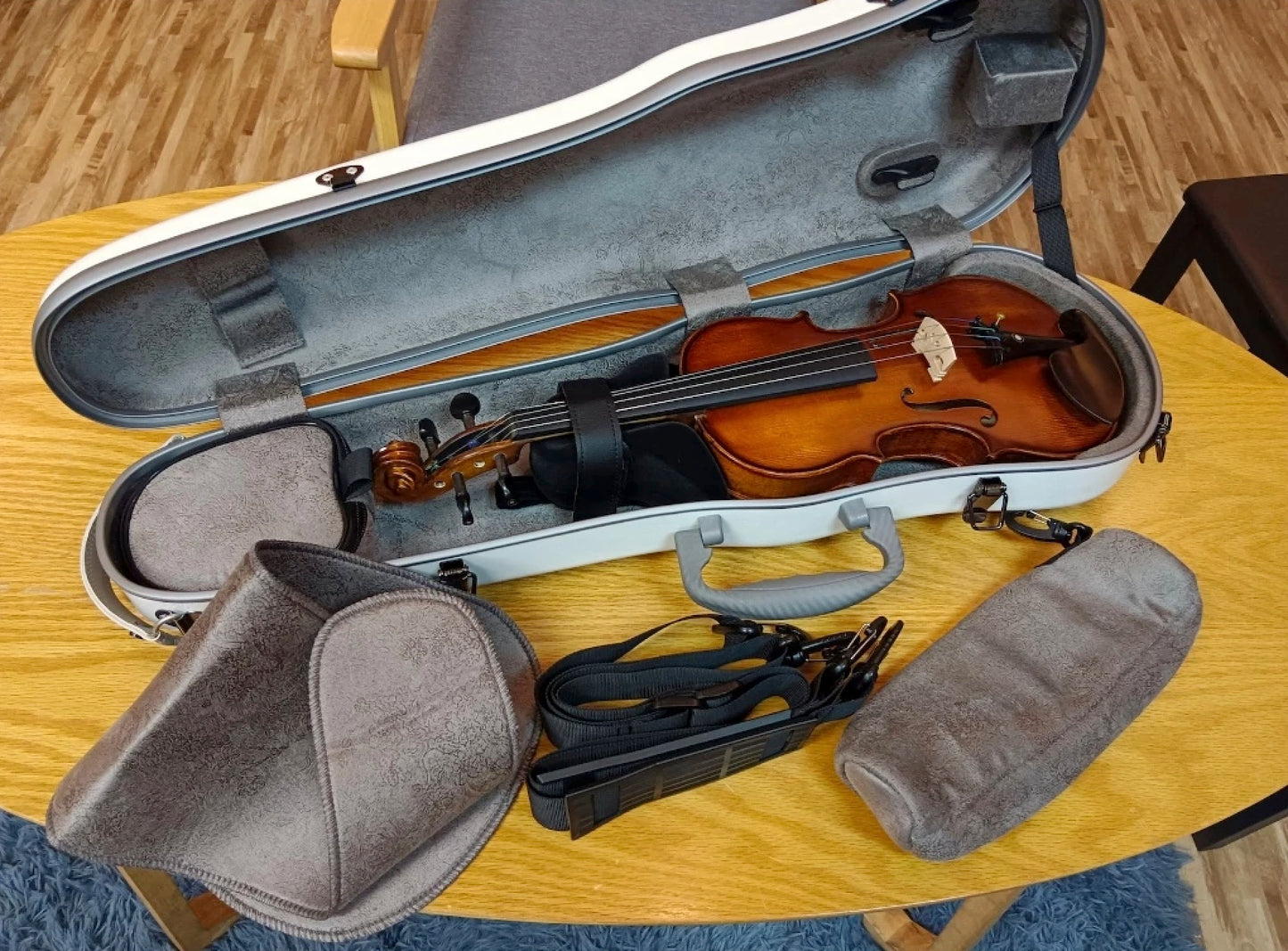 JML 1.5kg  PC2 Shaped violin case