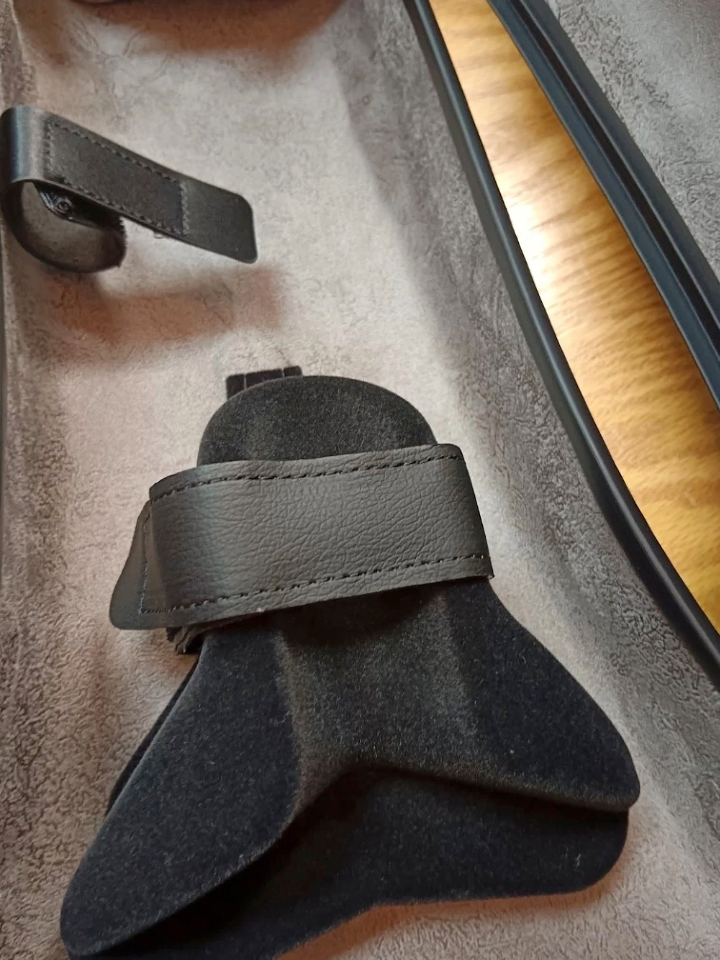 JML 1.5kg  PC2 Shaped violin case